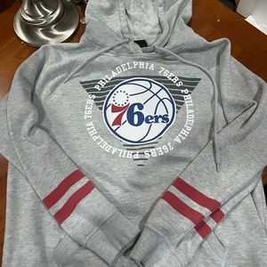 NBA Philadelphia 76ers Logo hooded Sweatshirt, women’s size medium